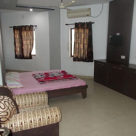 Hotel Rudraksh Virani 外观 照片