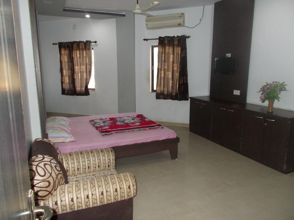 Hotel Rudraksh Virani 外观 照片
